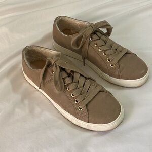 LOFT Tan fur lined Sneakers Minimalist Low-Top Design Size 6